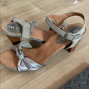 Ara Women's Gray Sandals